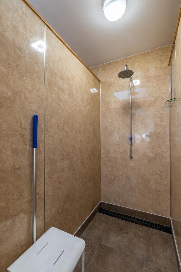 Cosy Caravan On Luxury Campsite Hulme End Luaran gambar